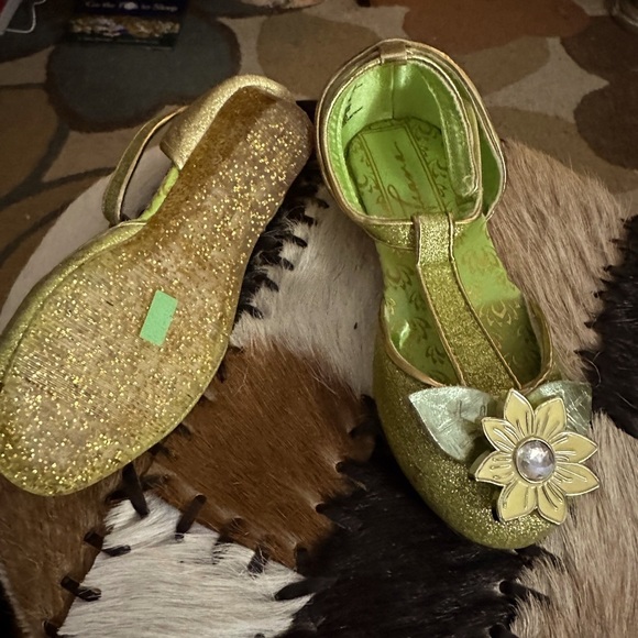 Disney Store Tiana Costume Shoes - Little Girls Size  11/12. GUC Green/Gold - Picture 5 of 9